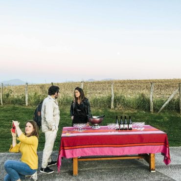 Agence Erronda randonnée vélo électrique pays basque voyages balade ocean montagne biarritz saint jean de luz ascain groupes famille col ibardin pause gourmande vin charcuterie